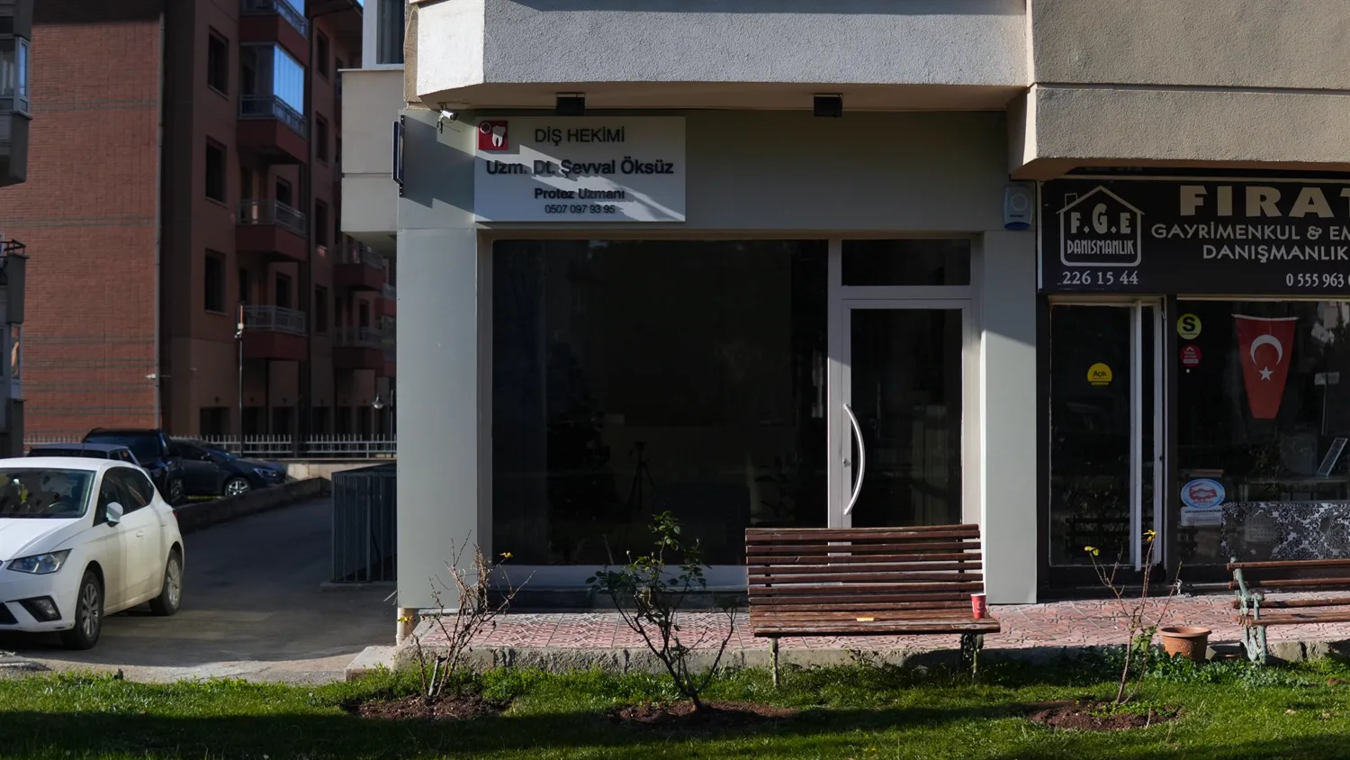 Muayenehane dış cephe, Atatürk Bulvarı